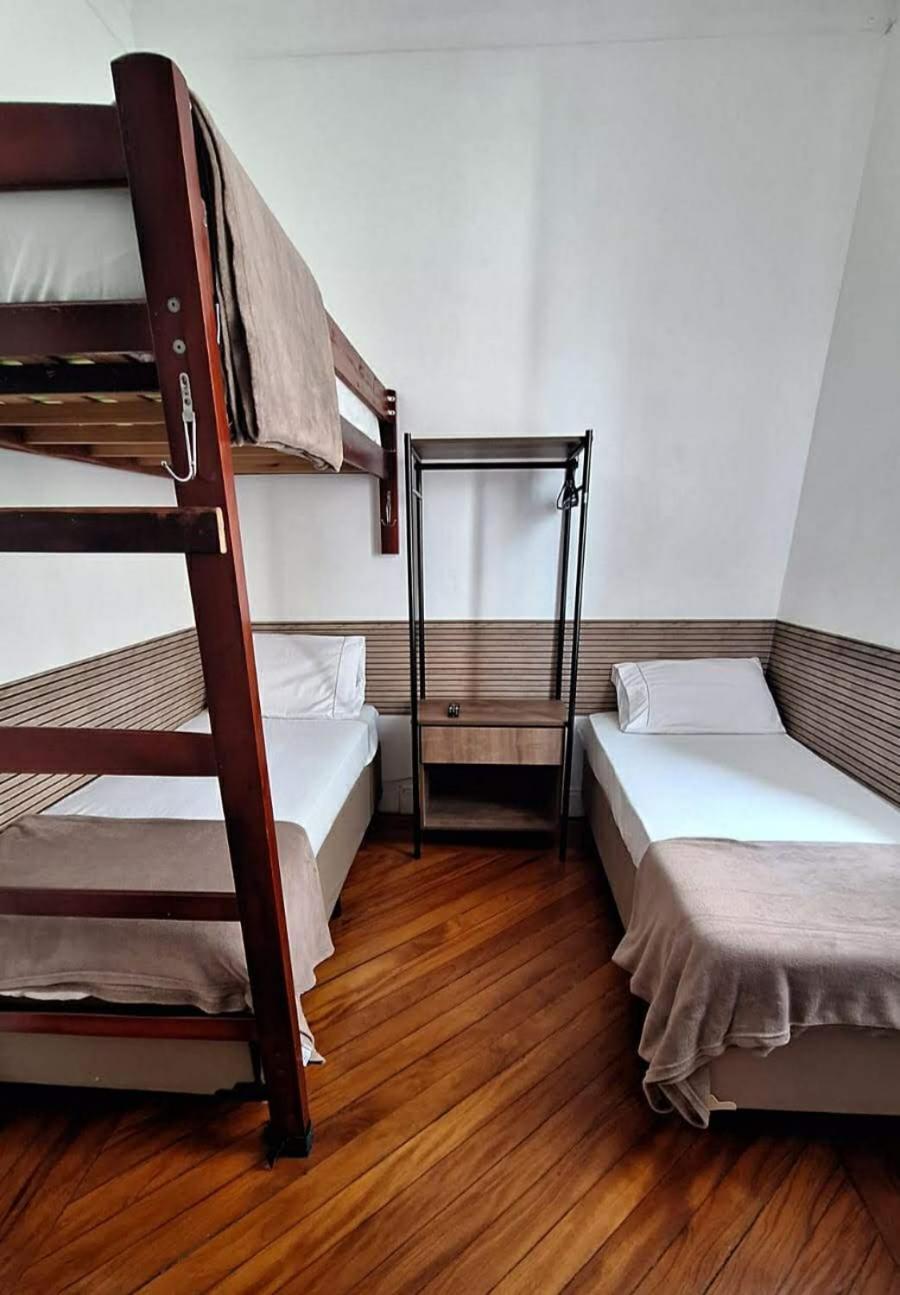 Camisa 10 Guest house